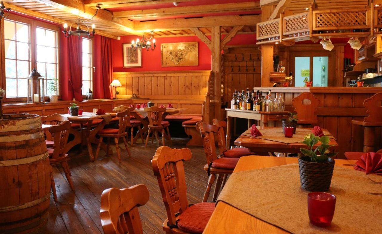 Hotel Spanischer Hof Groeditz ภายนอก รูปภาพ
