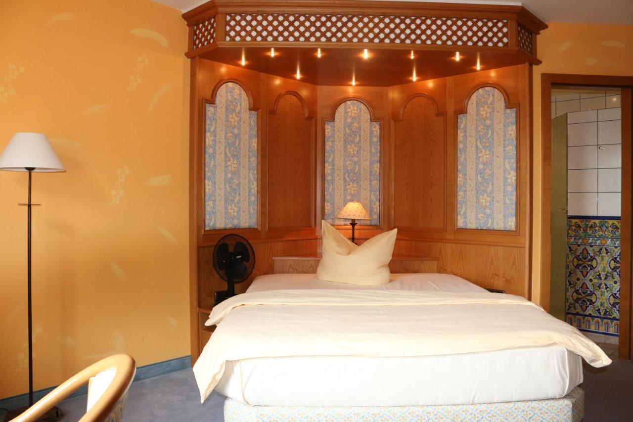 Hotel Spanischer Hof Groeditz ภายนอก รูปภาพ