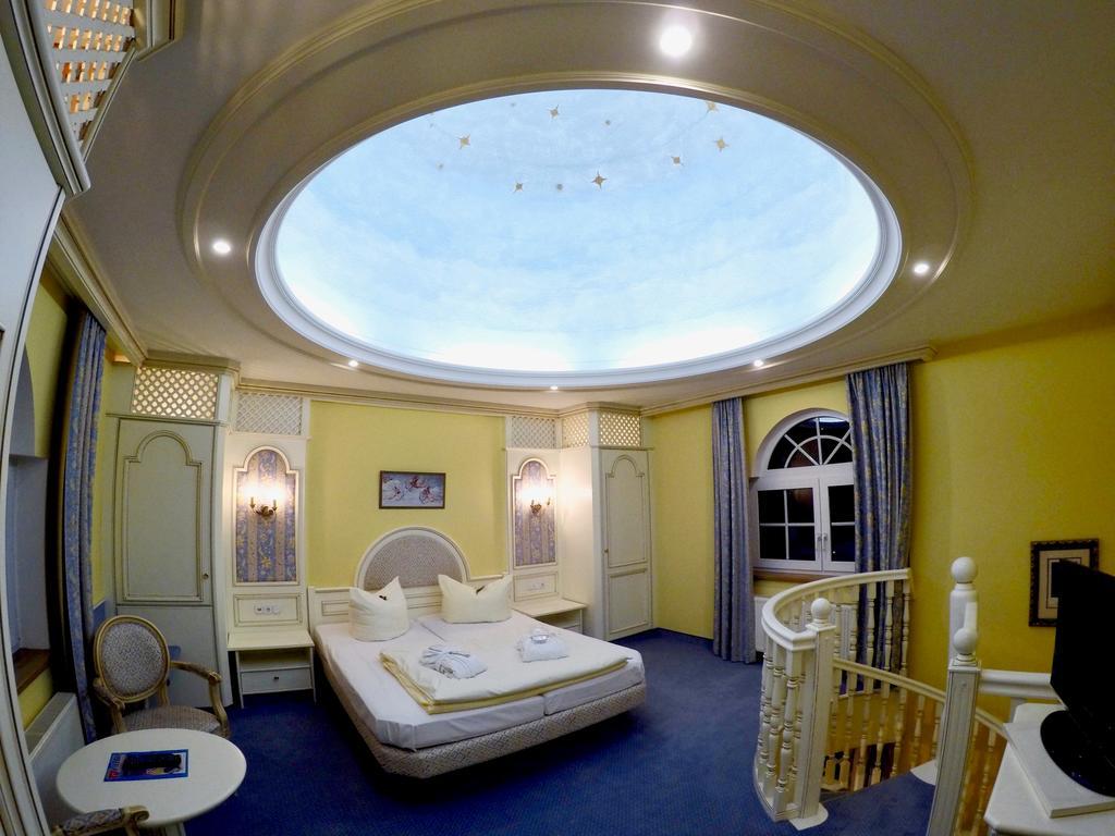 Hotel Spanischer Hof Groeditz ภายนอก รูปภาพ
