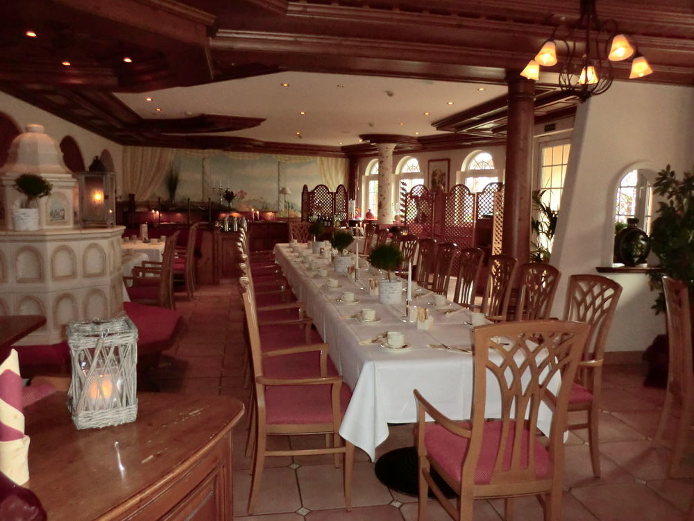 Hotel Spanischer Hof Groeditz ภายนอก รูปภาพ