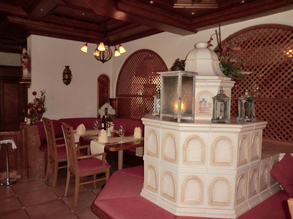 Hotel Spanischer Hof Groeditz ภายนอก รูปภาพ