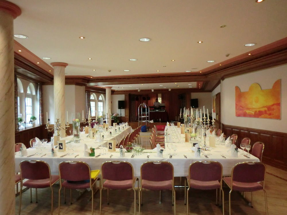 Hotel Spanischer Hof Groeditz ภายนอก รูปภาพ