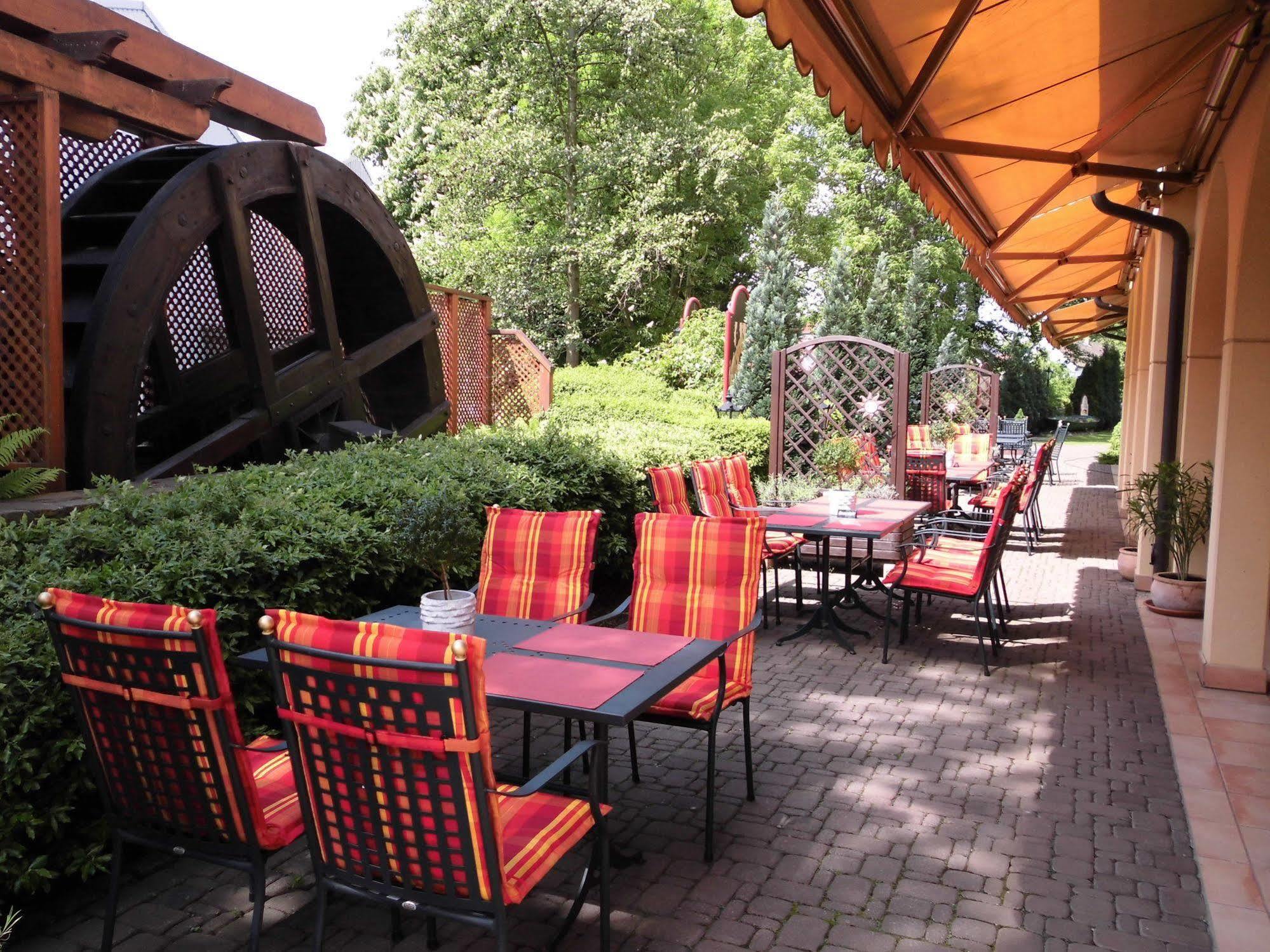 Hotel Spanischer Hof Groeditz ภายนอก รูปภาพ