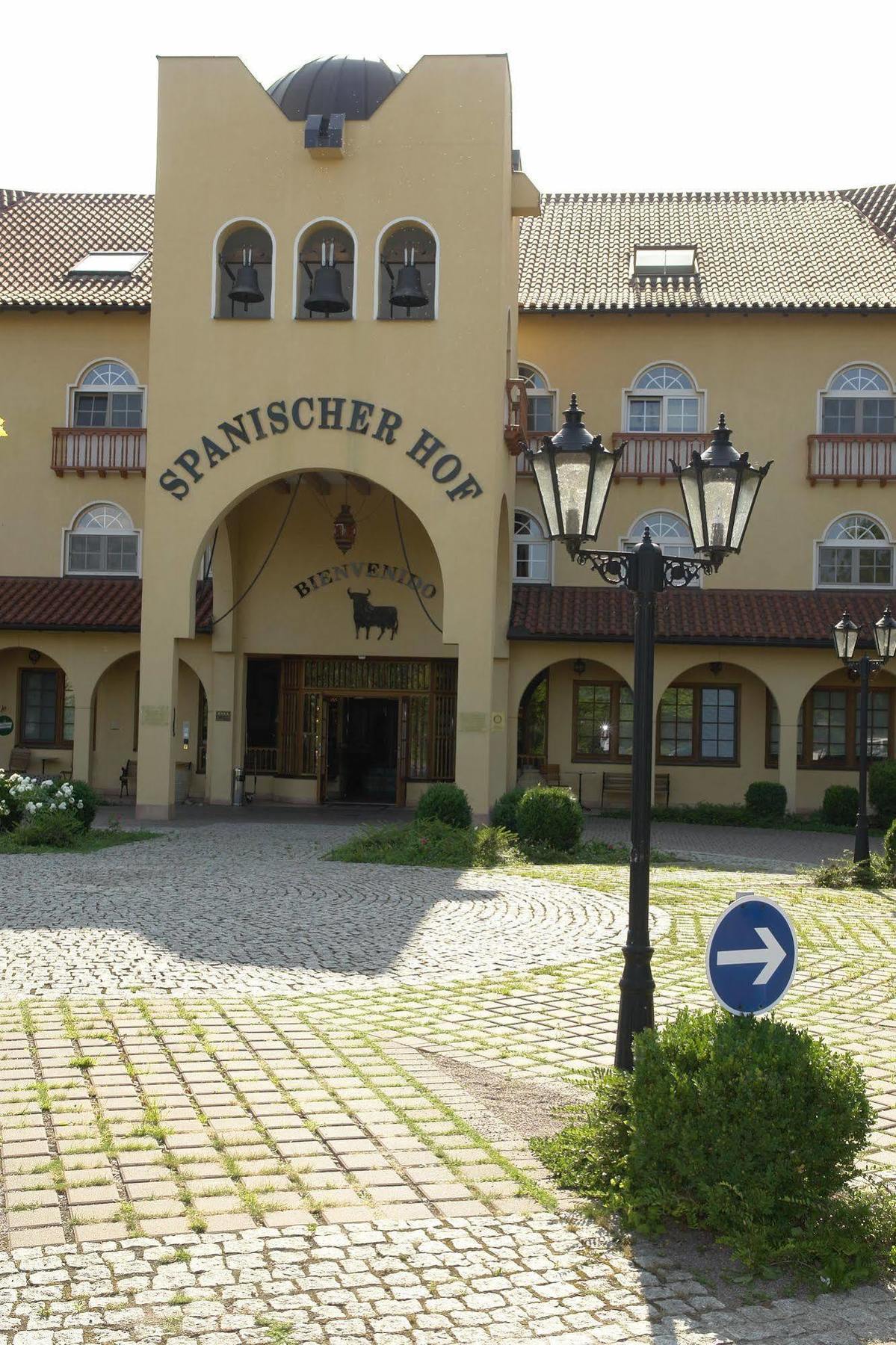 Hotel Spanischer Hof Groeditz ภายนอก รูปภาพ
