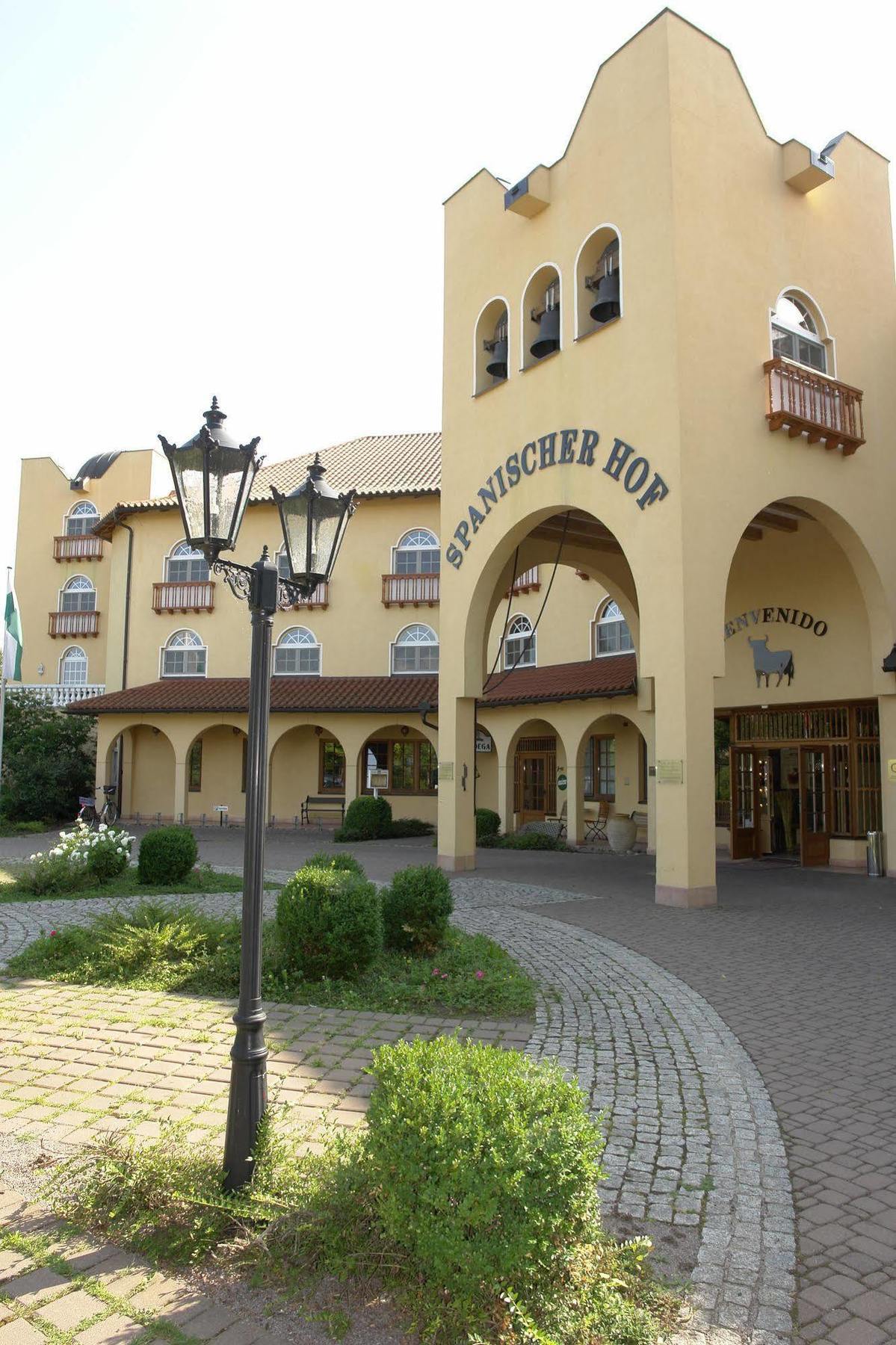 Hotel Spanischer Hof Groeditz ภายนอก รูปภาพ